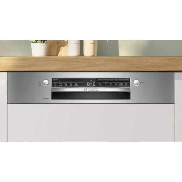 Lavastoviglie da incasso BOSCH con design elegante e pannello di controllo intuitivo