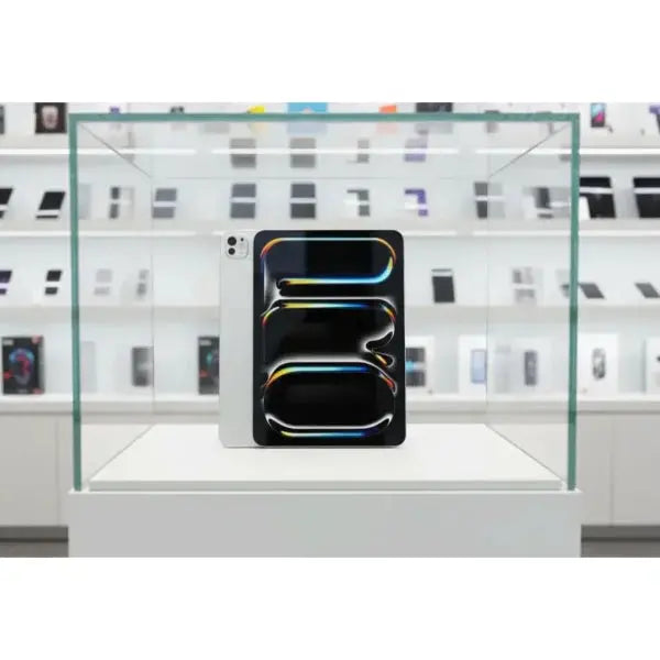 Apple iPad Pro in display con design elegante e retro illuminato, perfetto per artisti e professionisti