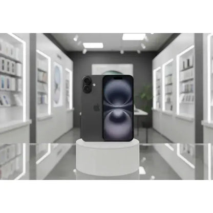 Smartphone Apple in grigio su supporto con fotocamera doppia sul retro in ambiente moderno