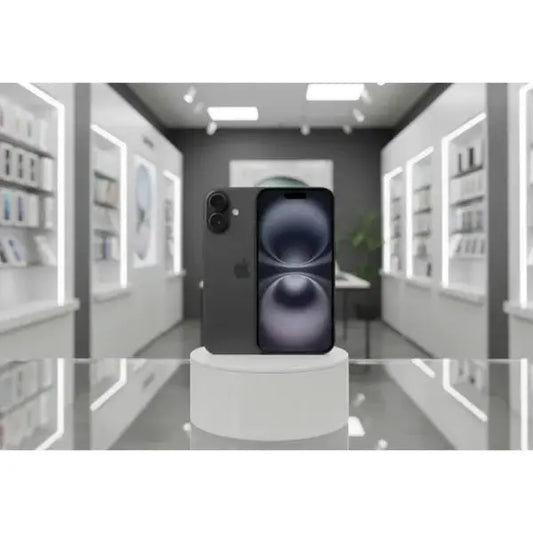 Smartphone Apple in grigio su supporto con fotocamera doppia sul retro in ambiente moderno