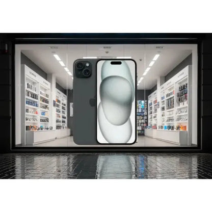 iPhone 15 Plus grigio con display luminoso in un negozio di elettronica moderno