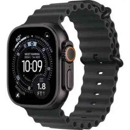Apple Watch Ultra 3 con cassa nera e cinturino in silicone per attività all'aperto e fitness