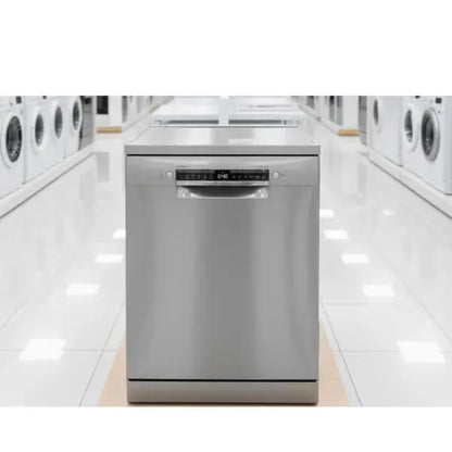 Lavastoviglie BOSCH in acciaio inox con pannello di controllo intuitivo per una pulizia efficace