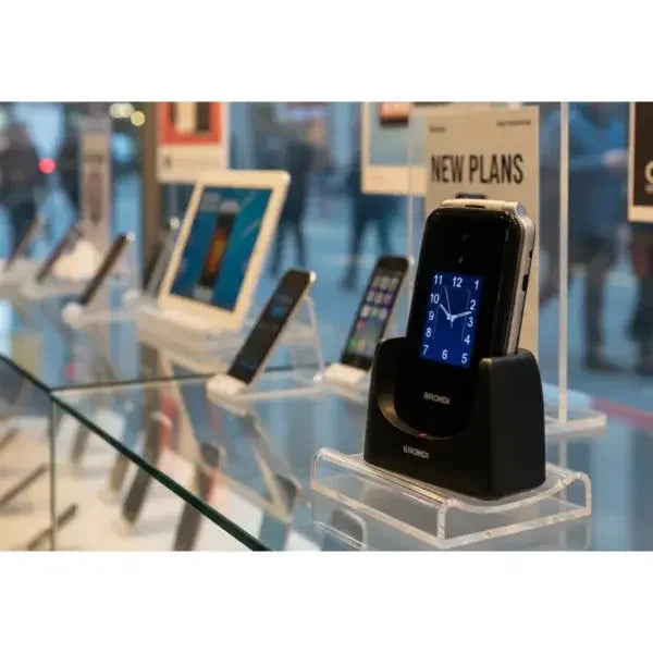 Brondi Amico Supervoice, cellulare per anziani con grande display e tasti facilitati, in esposizione in negozio