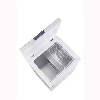 Hisense congelatore a pozzetto bianco con cestello interno e coperchio apribile