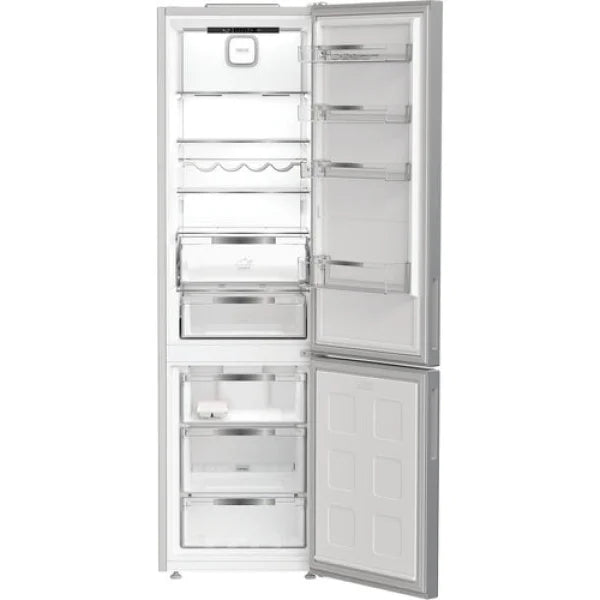 Frigo combinato Hotpoint bianco con porta aperta e cassetti interni spaziosi