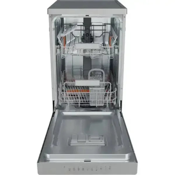 Lavastoviglie Hotpoint con interno in acciaio inox e cestelli regolabili per lavaggio efficiente