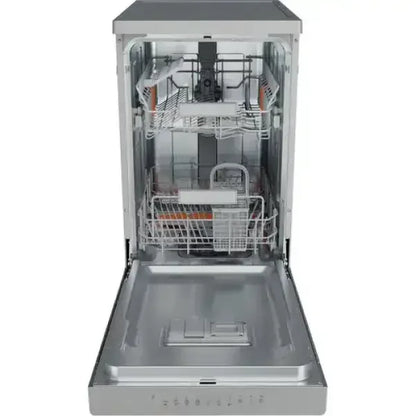 Lavastoviglie Hotpoint con interno in acciaio inox e cestelli regolabili per lavaggio efficiente