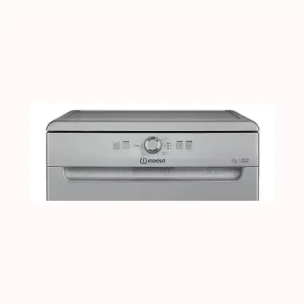 Lavastoviglie INDESIT color argento con pannello di controllo digitale e maniglia integrata