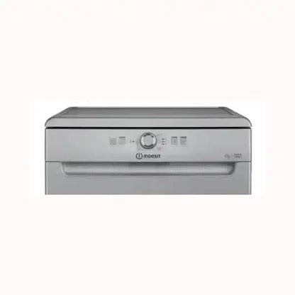 Lavastoviglie INDESIT color argento con pannello di controllo digitale e maniglia integrata