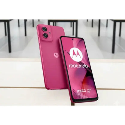 Telefono Motorola G55 in rosa con schermo moderno e logo Motorola sul display