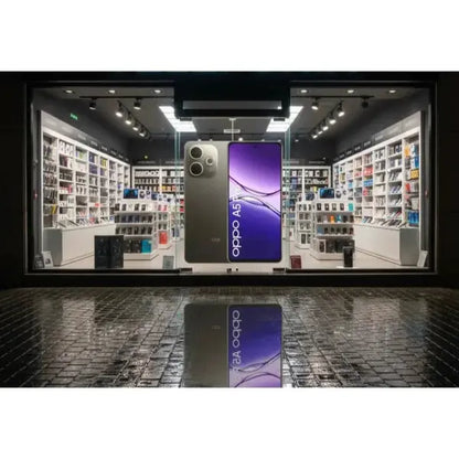 Smartphone OPPO A5 Pro in vetrina con riflesso, esposto in un negozio di elettronica