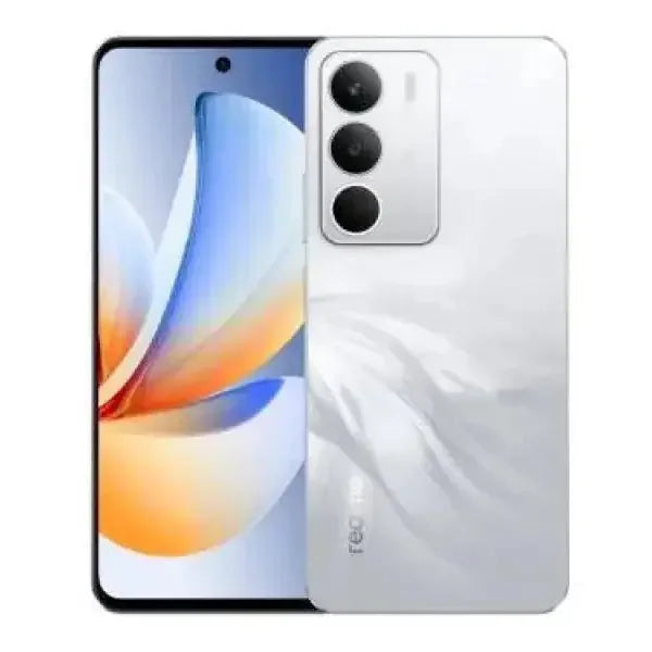 Smartphone Realme C71 con design elegante e tripla fotocamera posteriore in bianco luminoso