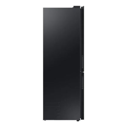 Frigorifero Combinato Samsung in nero con design moderno e porte separate per frigorifero e congelatore
