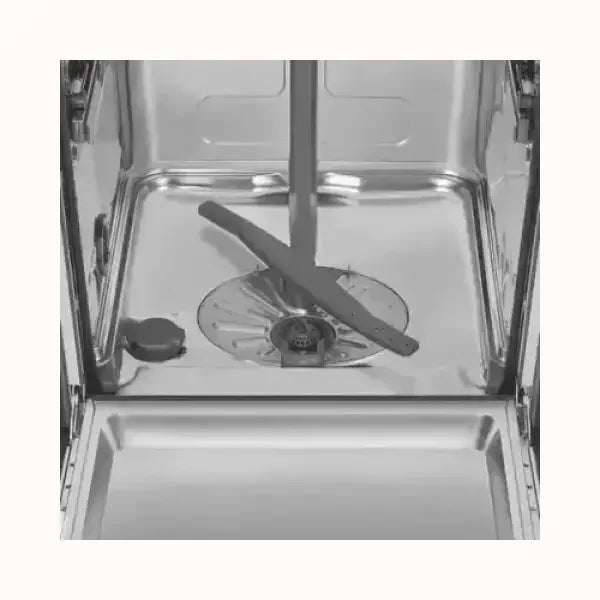 Interno in acciaio inox della lavastoviglie da incasso SMEG con bracci spruzzatori per una pulizia efficace