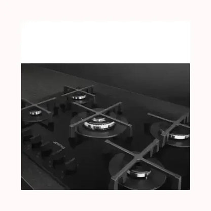 Piano cottura SMEG nero con cinque fuochi e griglie in metallo resistente