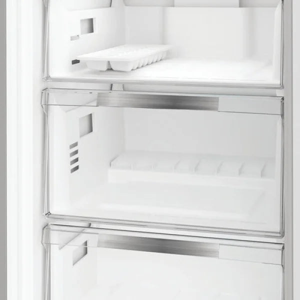 Frigo combinato Hotpoint bianco con ampio vano frigorifero e congelatore integrato